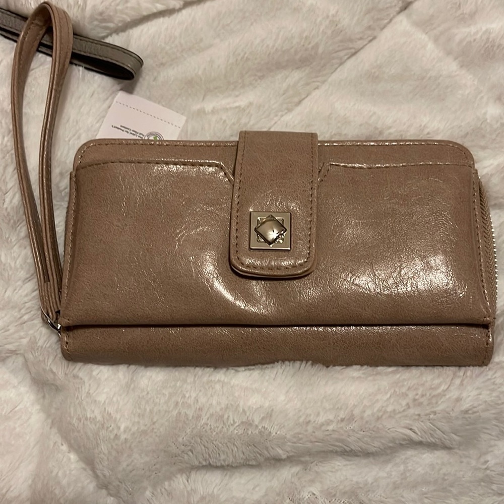 Time and tru tan wallet